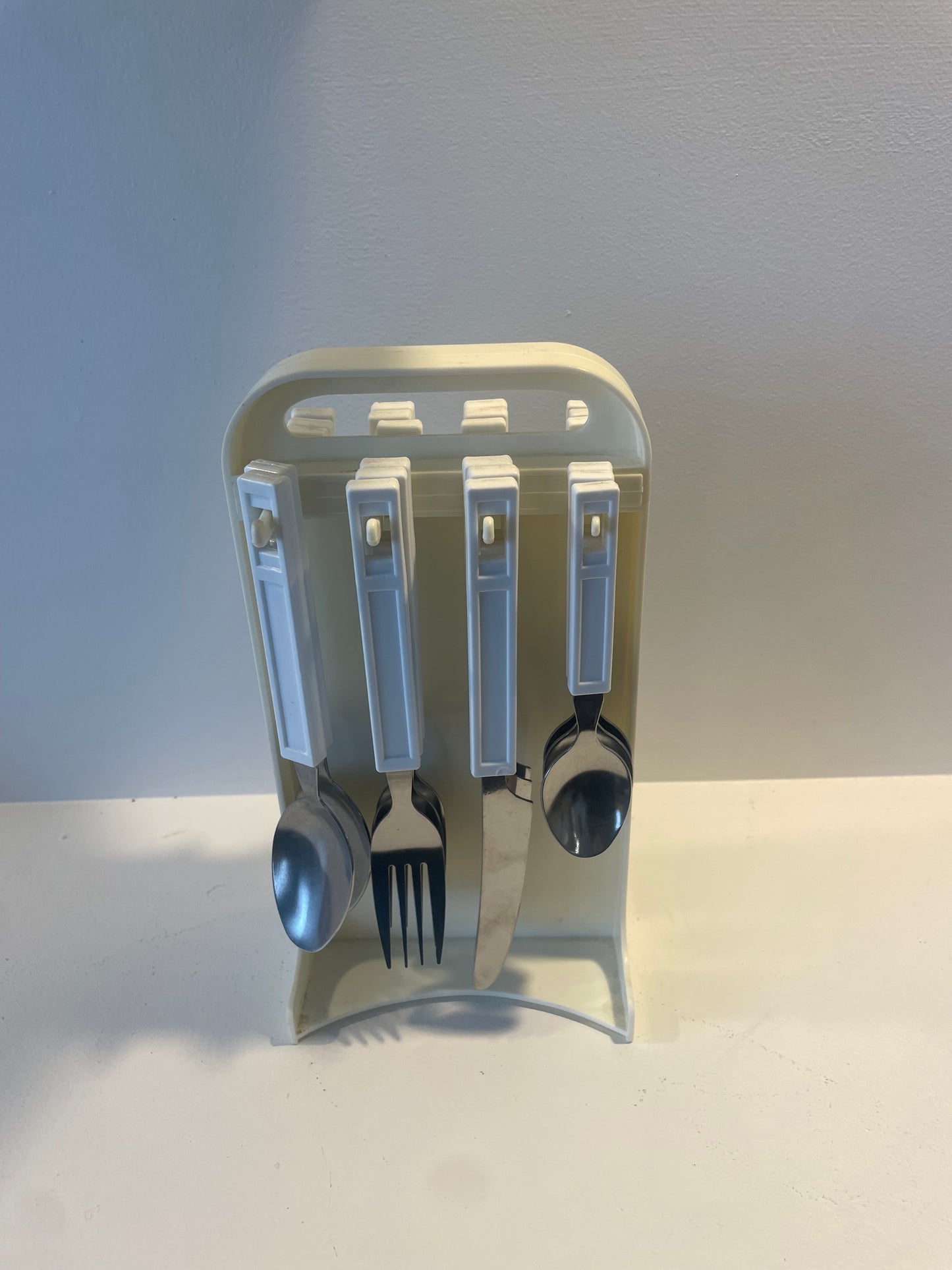 Hanging cutlery set