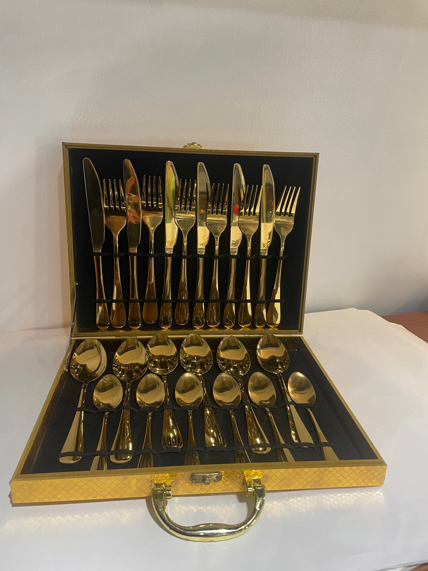 Stainless Steel Gold Look Cutlery Set