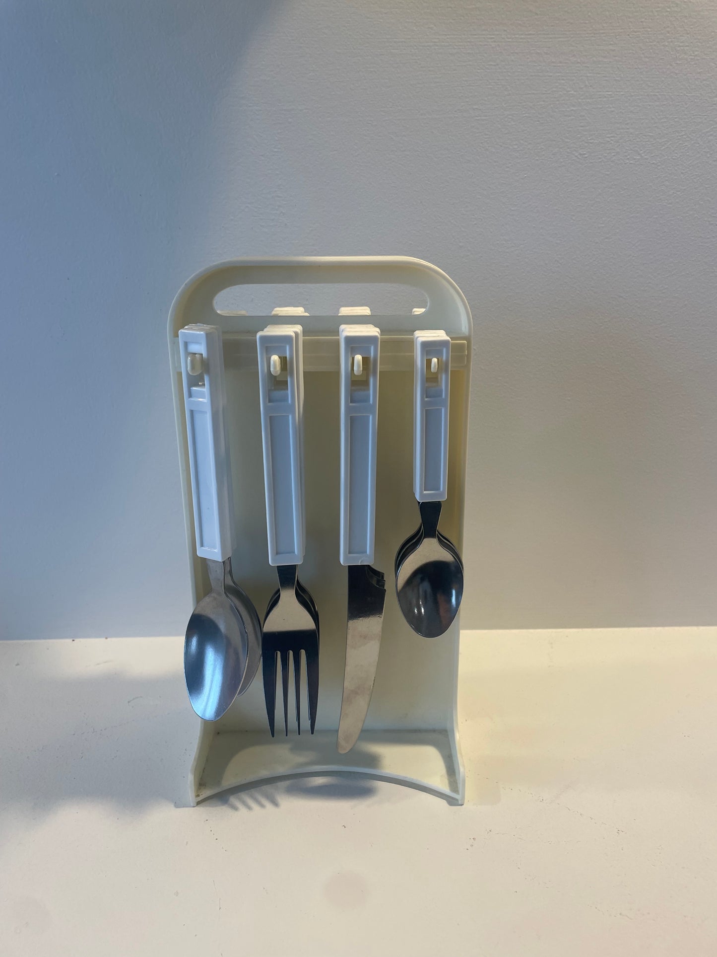 Hanging cutlery set
