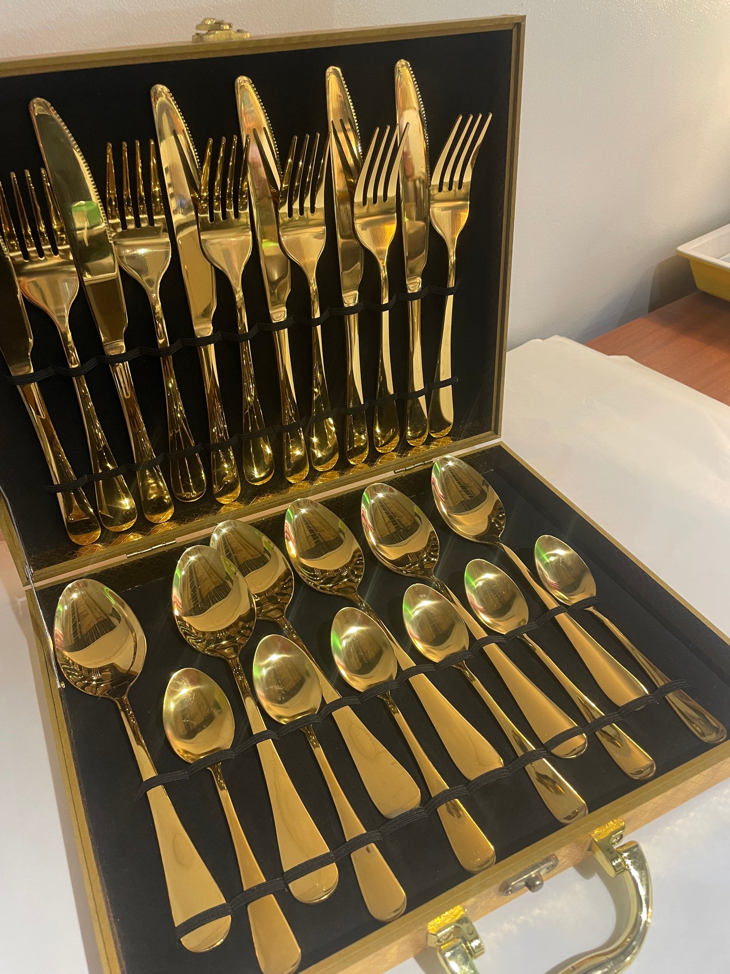 Stainless Steel Gold Look Cutlery Set