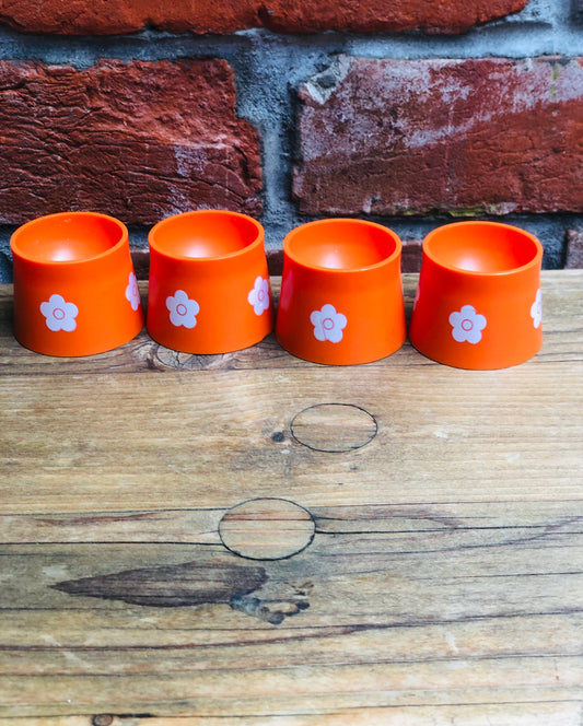 4 vintage egg cups