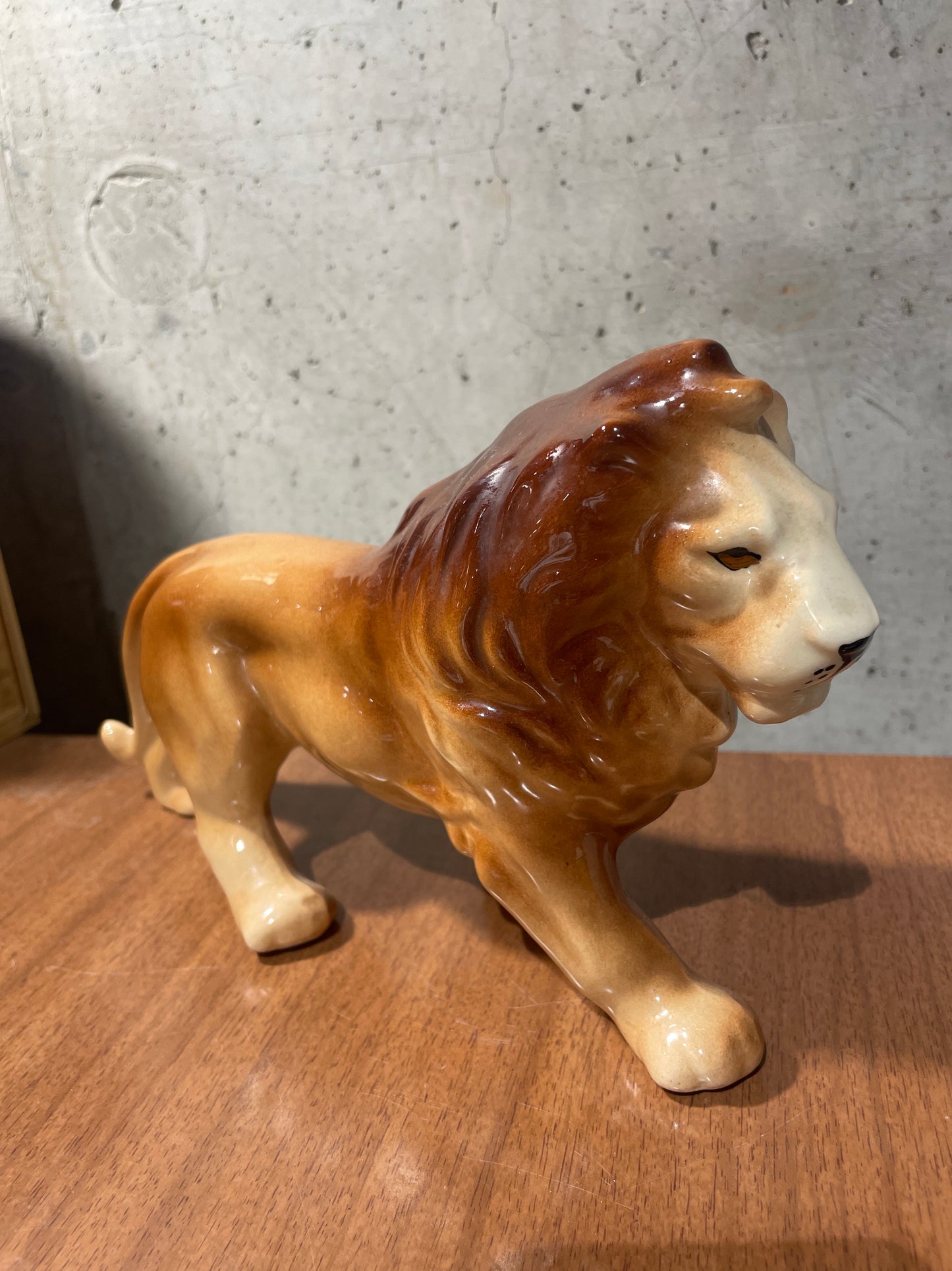 Ceramic Male Lion Statue