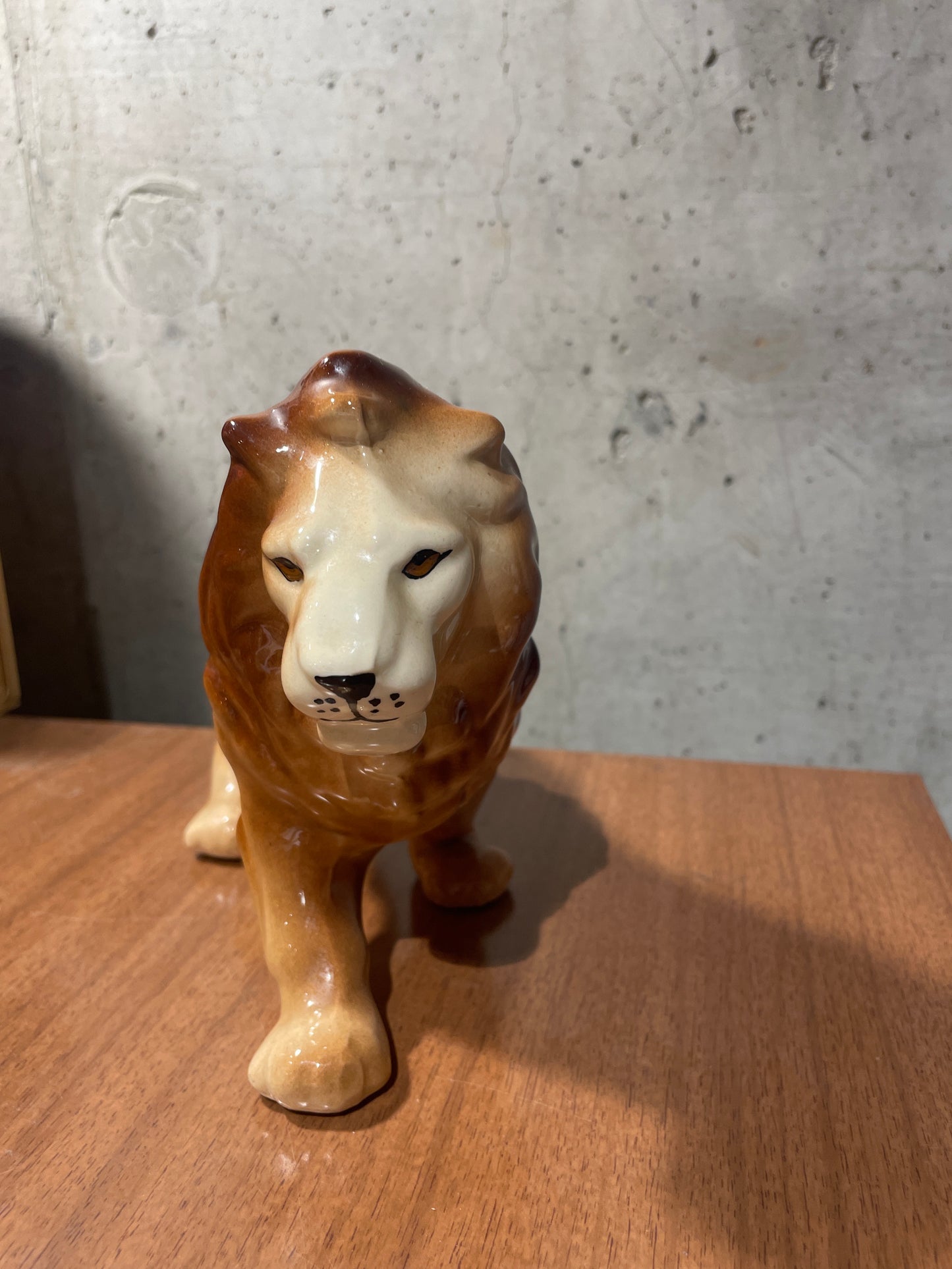 Ceramic Male Lion Statue