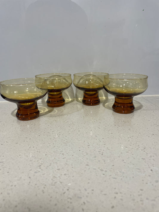 4 Amber Kaaru Coupes