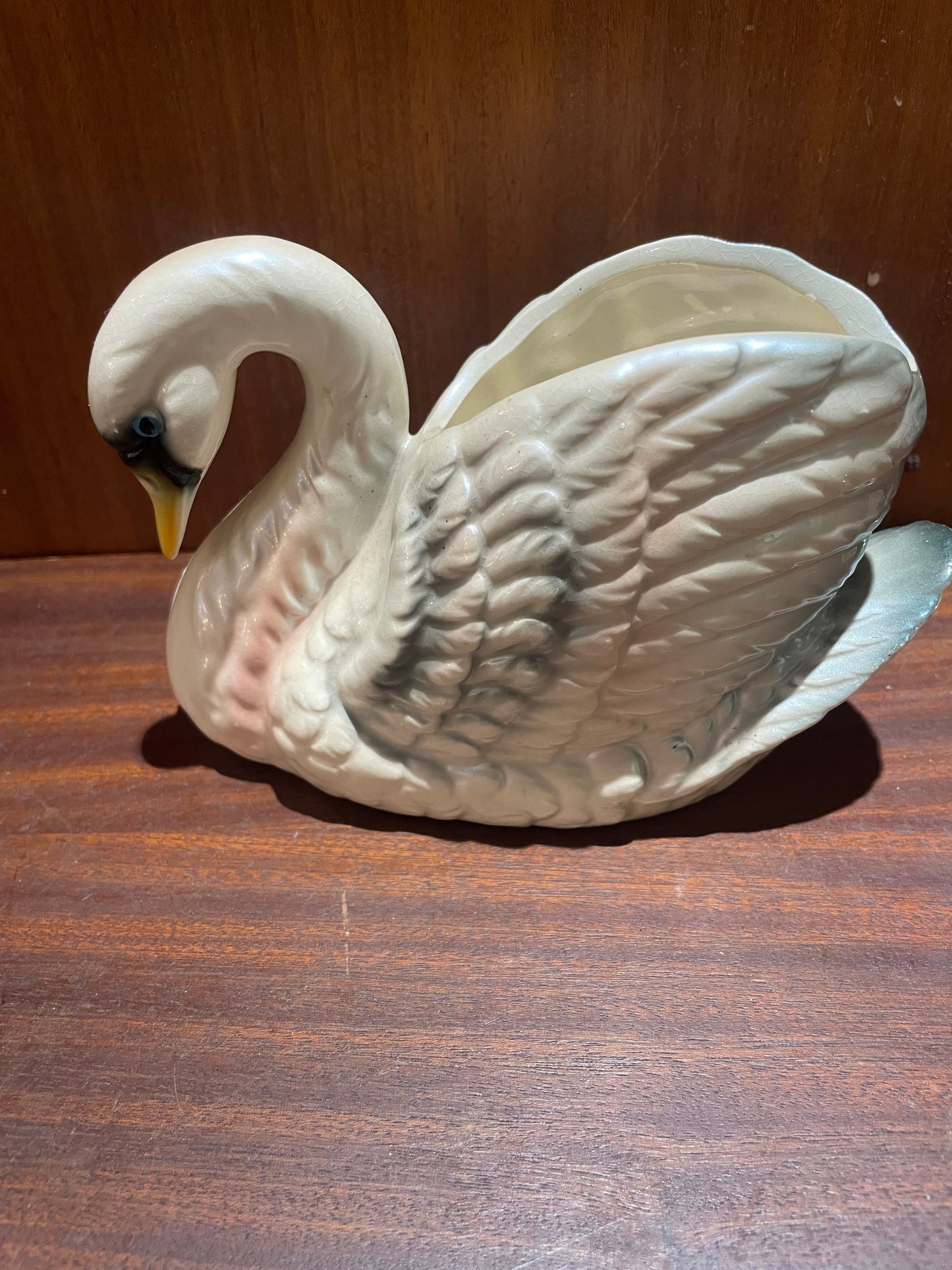 Vintage lustre Swan